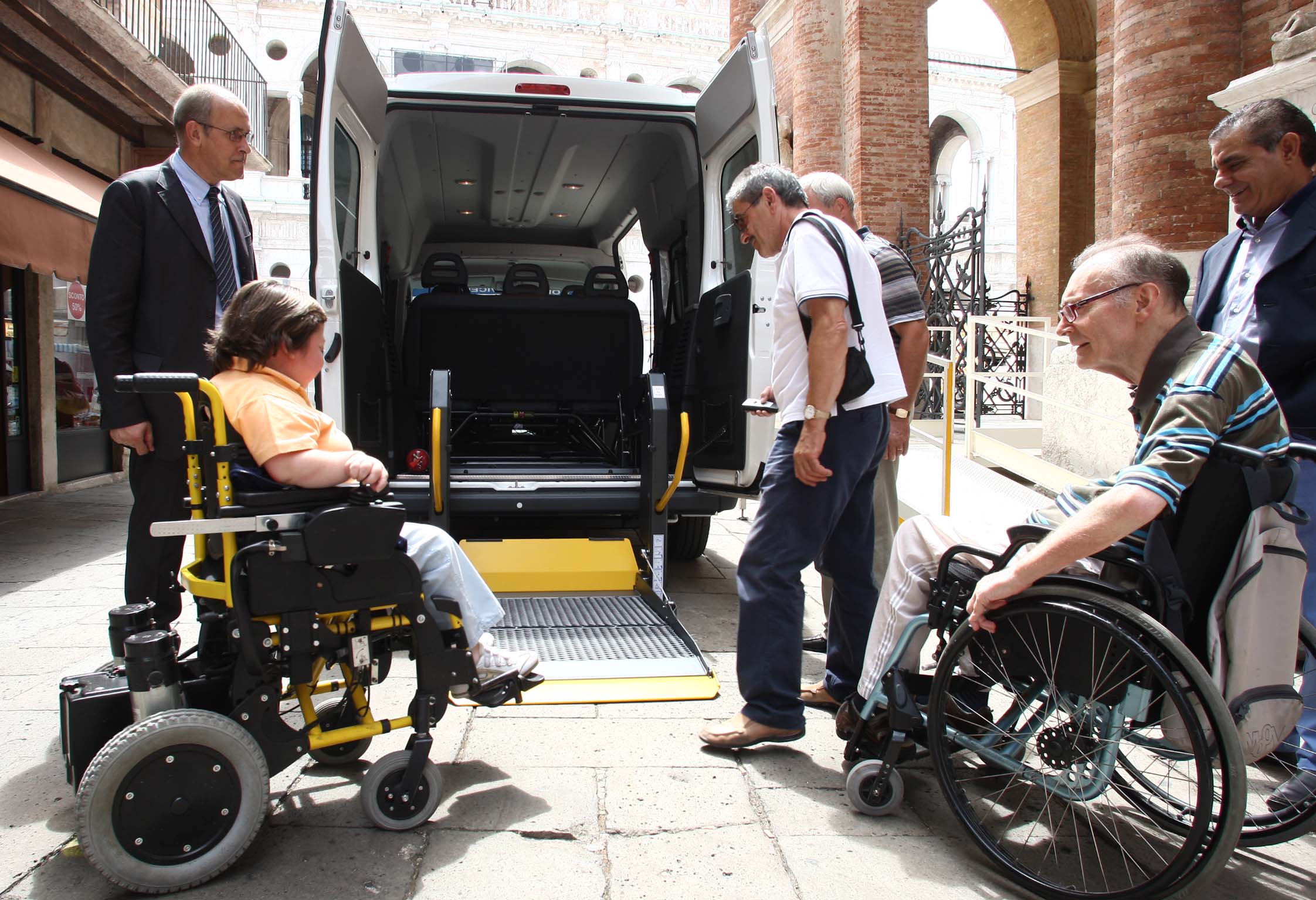 Stop a bollo per auto storiche e mezzi per anziani e disabili. Veneto provvede dopo il taglio da Roma